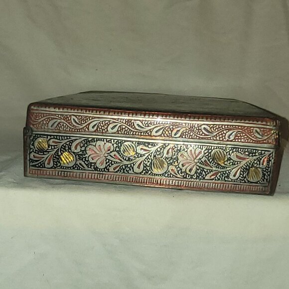 Made In India Design Brass Jewelry Box with 3 Compartments Box - Picture 9 of 9